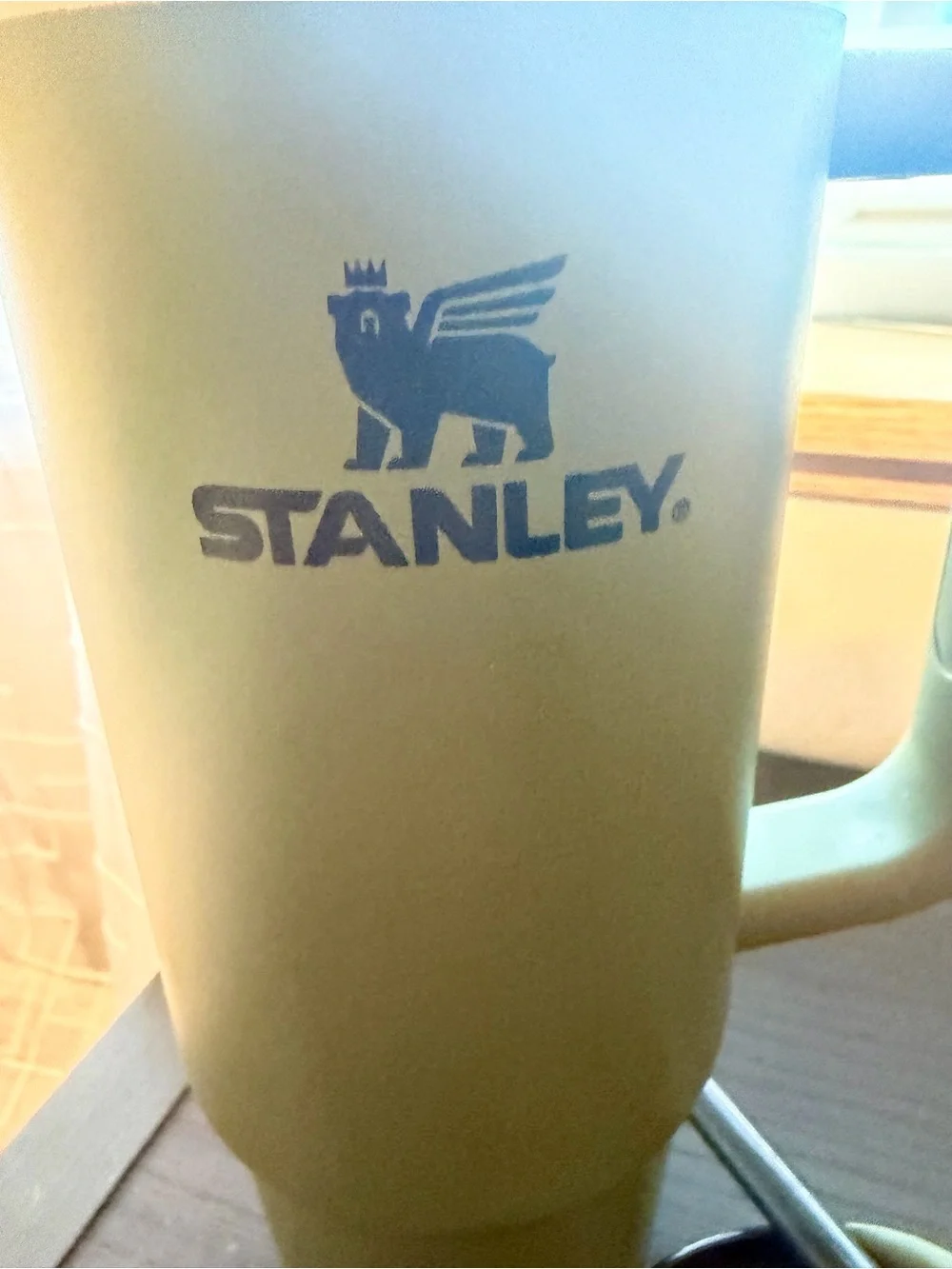 Stanley Quencher H2.0 FlowState 20 oz in an olive green color.
